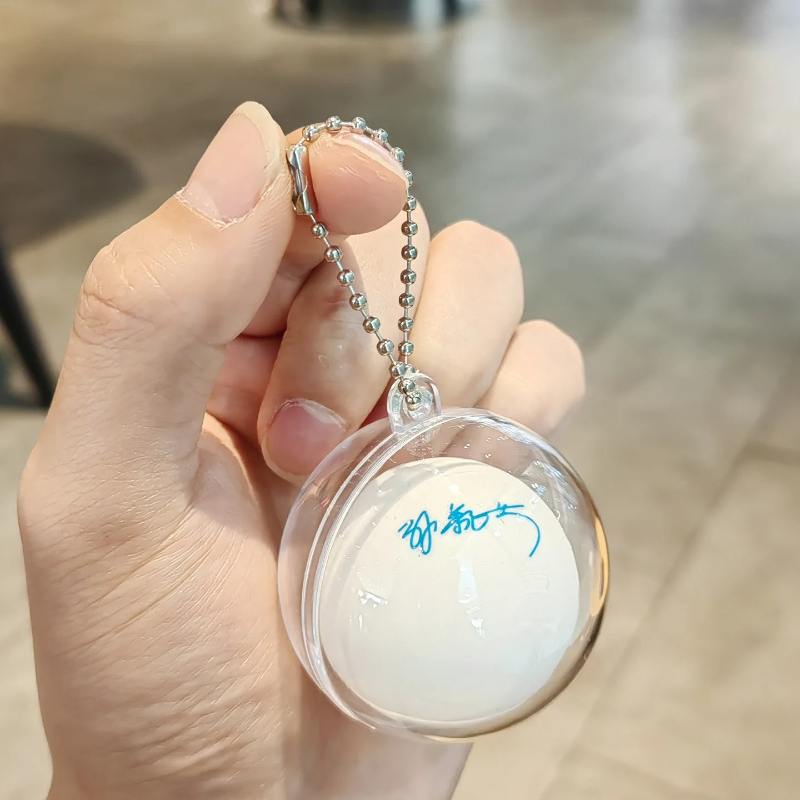 Brelok z autografami dla fanów – Table Tennis Keychain recenzja i cena